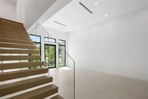 569 NW 44th Street Miami FL 33127