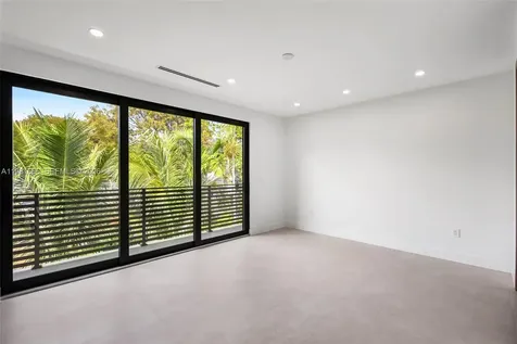 569 NW 44th Street Miami FL 33127