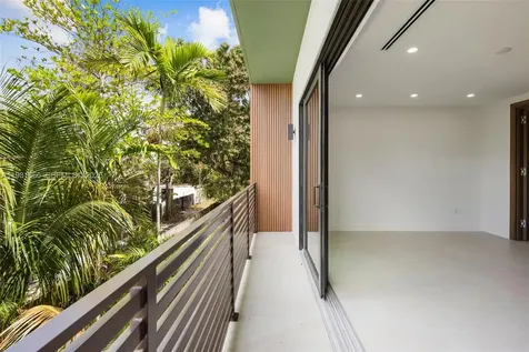 569 NW 44th Street Miami FL 33127
