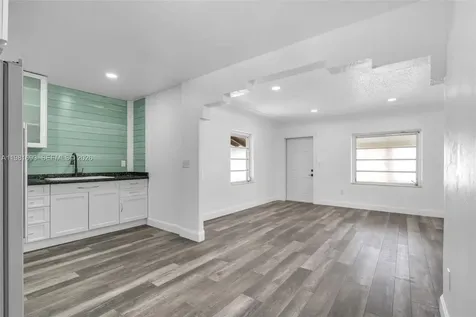 2166 NW 18th Street Miami FL 33125