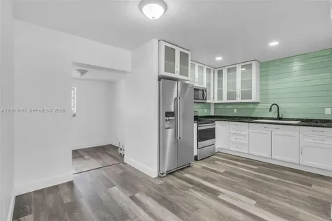 2166 NW 18th Street Miami FL 33125