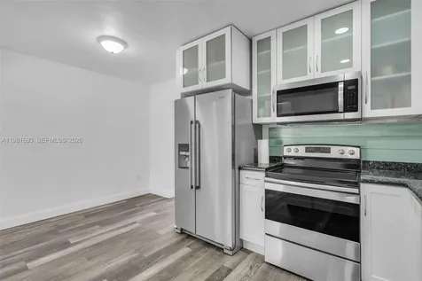 2166 NW 18th Street Miami FL 33125