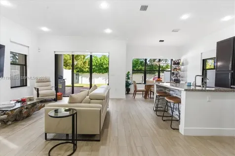 3407 W 99th Place Hialeah FL 33018