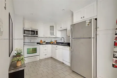 20100 W Country Club Drive Aventura FL 33180