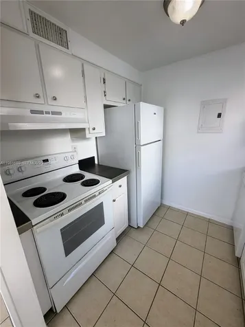 2001 Bay Drive Miami Beach FL 33141