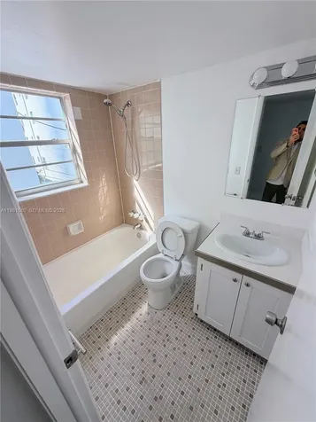 2001 Bay Drive Miami Beach FL 33141