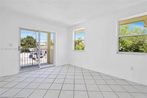 3524 NW 4th Terrace Miami FL 33125