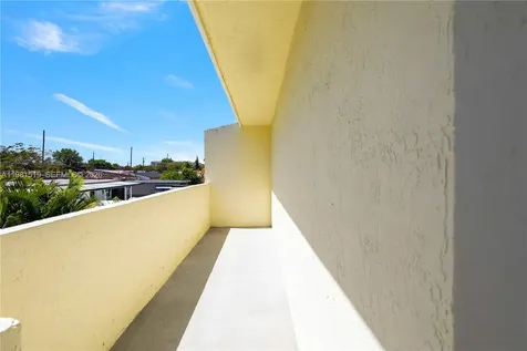 3524 NW 4th Terrace Miami FL 33125