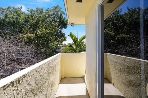 3524 NW 4th Terrace Miami FL 33125