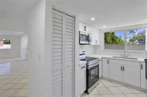 3524 NW 4th Terrace Miami FL 33125
