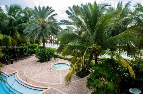 17145 N Bay Road Sunny Isles Beach FL 33160