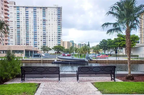 17145 N Bay Road Sunny Isles Beach FL 33160