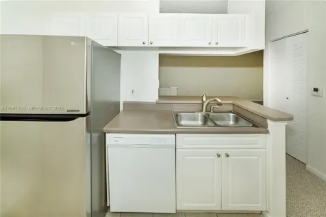 17145 N Bay Road Sunny Isles Beach FL 33160