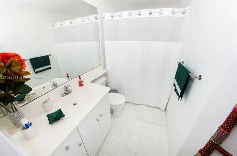17145 N Bay Road Sunny Isles Beach FL 33160
