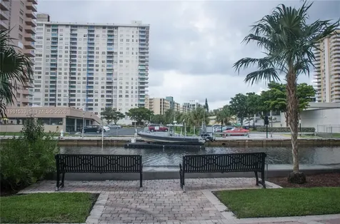 17145 N Bay Road Sunny Isles Beach FL 33160