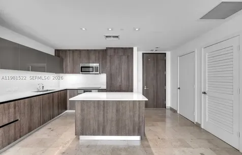 88 SW 7th Street Miami FL 33130