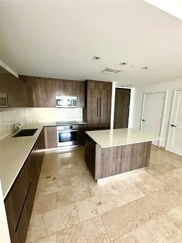 88 SW 7th Street Miami FL 33130