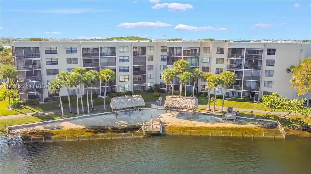 1100 Colony Point Circle Pembroke Pines FL 33026