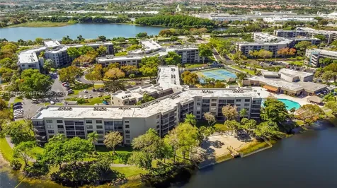 1100 Colony Point Circle Pembroke Pines FL 33026