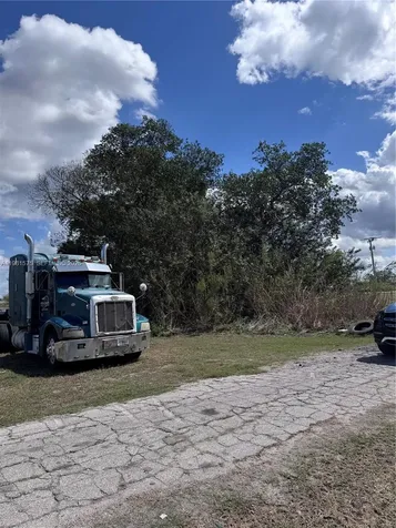636 S Lake Avenue Pahokee FL 33476