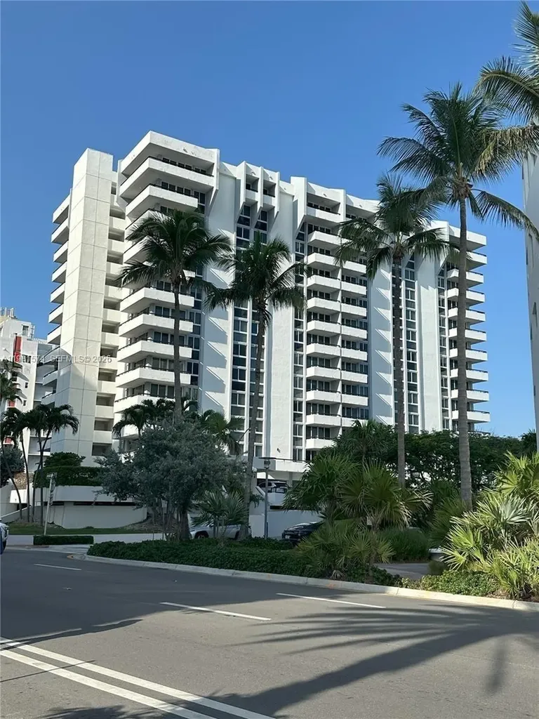 3200 Collins Avenue Miami Beach FL 33140
