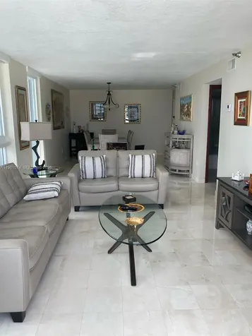 3200 Collins Avenue Miami Beach FL 33140