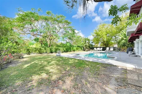 9300 E Calusa Club Drive Miami FL 33186