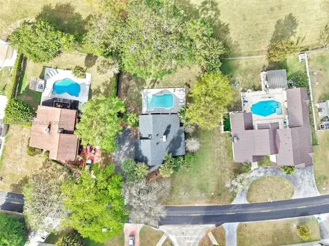9300 E Calusa Club Drive Miami FL 33186