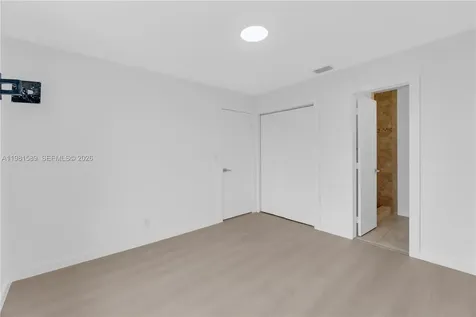 1355 Seaview North Lauderdale FL 33068
