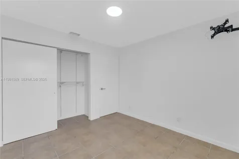 1355 Seaview North Lauderdale FL 33068