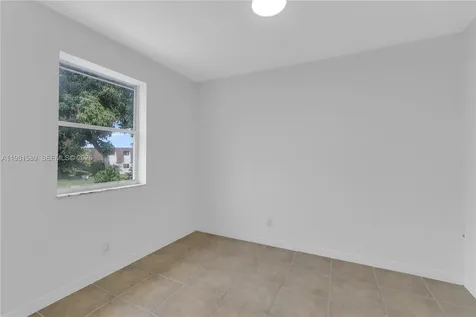1355 Seaview North Lauderdale FL 33068