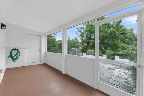 1355 Seaview North Lauderdale FL 33068