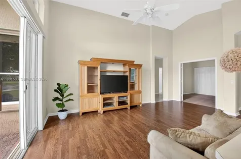 6595 Jackie Way Lake Worth FL 33467