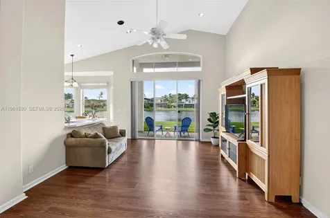6595 Jackie Way Lake Worth FL 33467