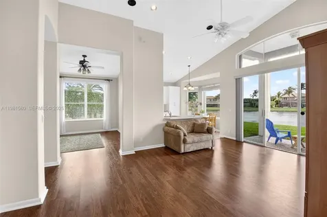 6595 Jackie Way Lake Worth FL 33467