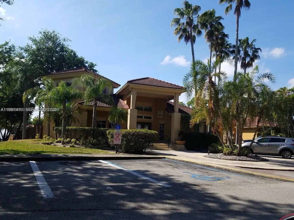 4863 Via Palm Lakes West Palm Beach FL 33417