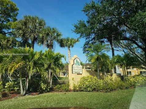 4863 Via Palm Lakes West Palm Beach FL 33417