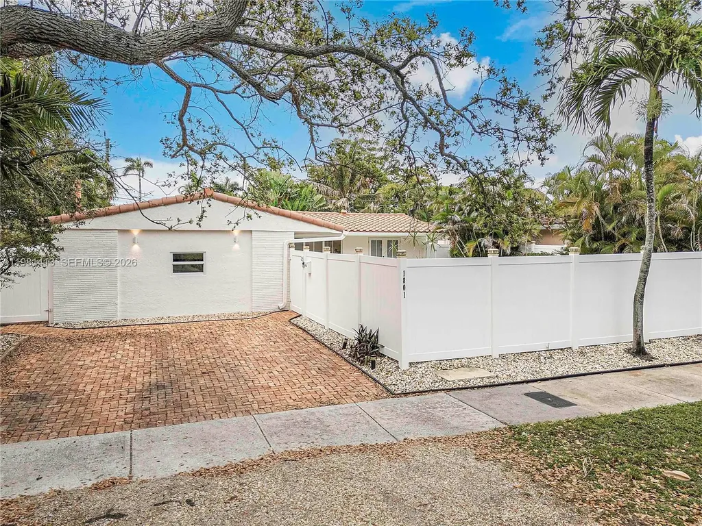 1801 NE 20th Street Fort Lauderdale FL 33305