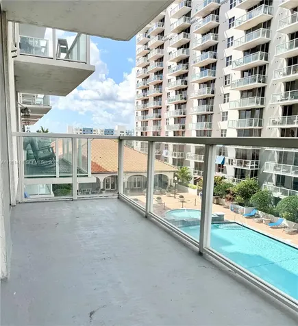 5077 NW 7th Street Miami FL 33126