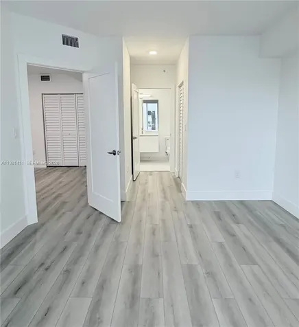 5077 NW 7th Street Miami FL 33126