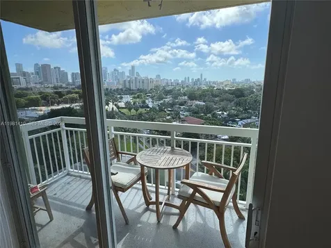 816 NW 11th Street Miami FL 33136