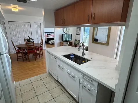 816 NW 11th Street Miami FL 33136