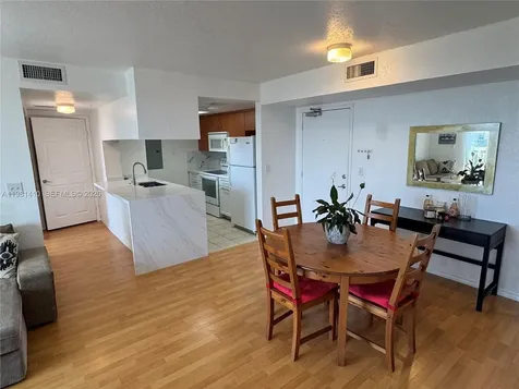 816 NW 11th Street Miami FL 33136