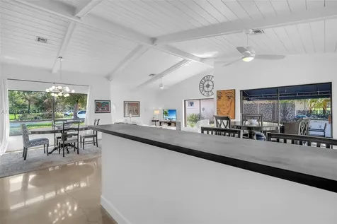 211 SW 87th Terrace Plantation FL 33324