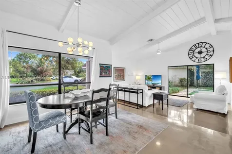 211 SW 87th Terrace Plantation FL 33324