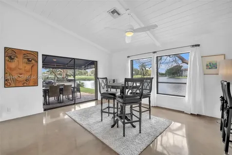 211 SW 87th Terrace Plantation FL 33324