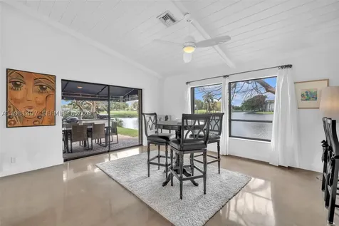 211 SW 87th Terrace Plantation FL 33324