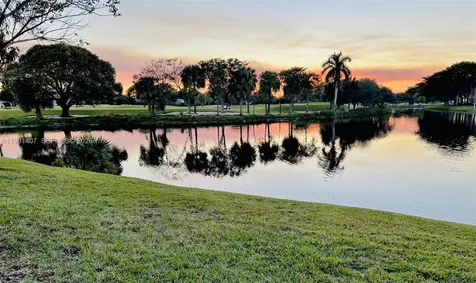 211 SW 87th Terrace Plantation FL 33324