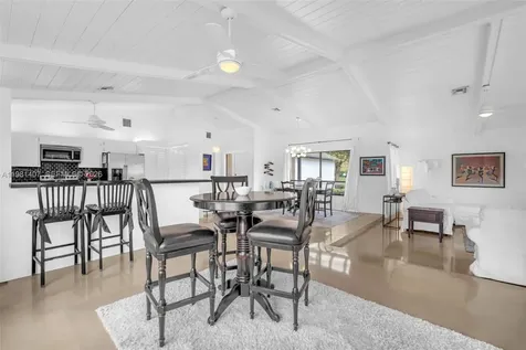 211 SW 87th Terrace Plantation FL 33324