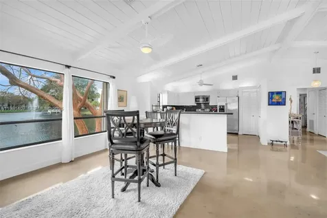 211 SW 87th Terrace Plantation FL 33324